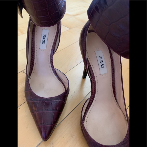 Guess leather shoes with ankle strap. - Picture 2 of 6
